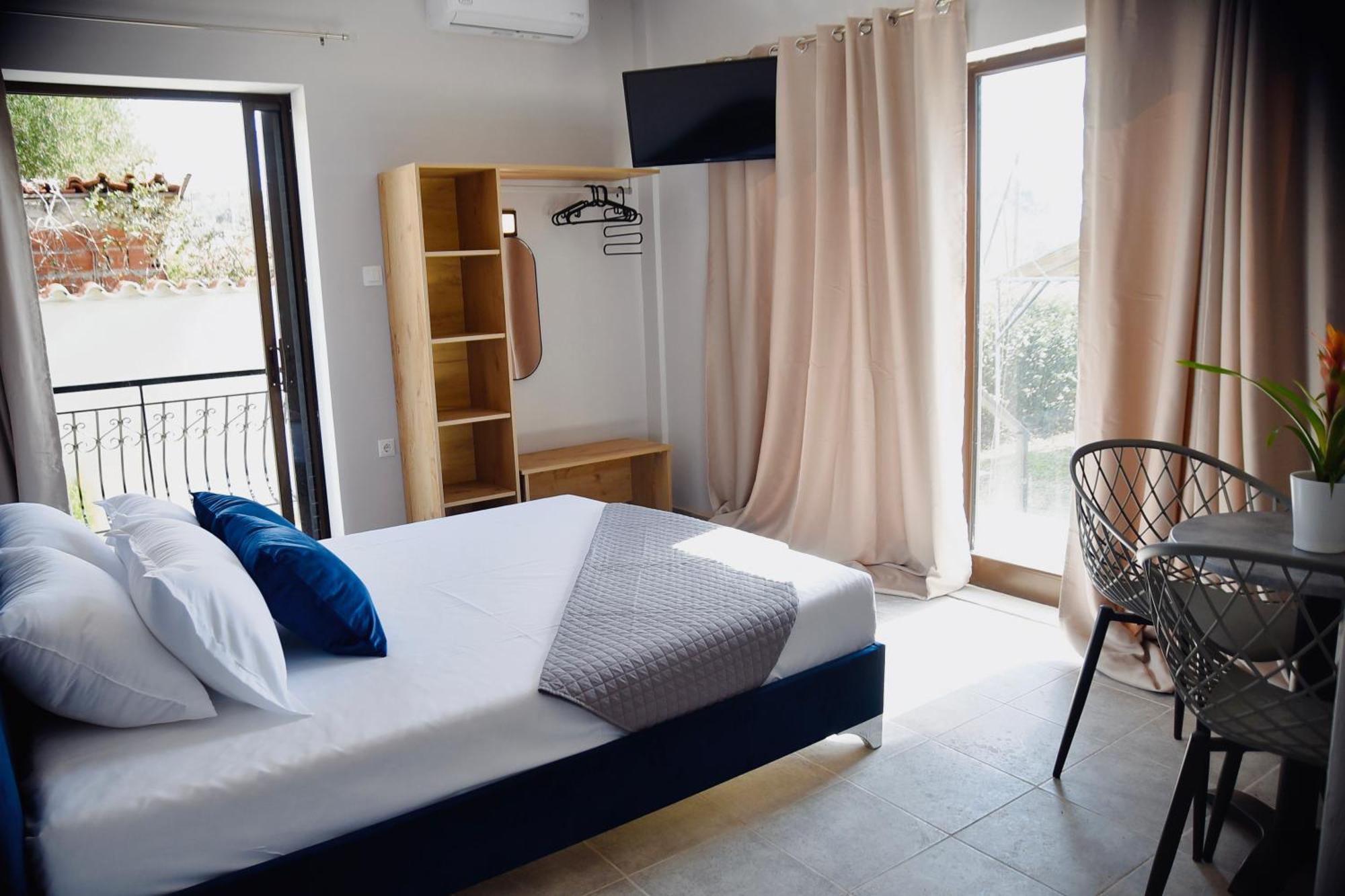 Room Nine 9 Beachfront Apartments Nea Kallikrateia Exterior foto